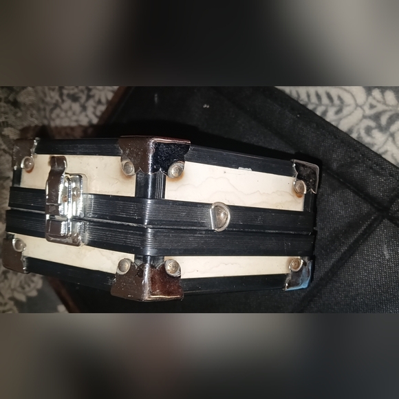 Latch Box Bag - Picture 3 of 3